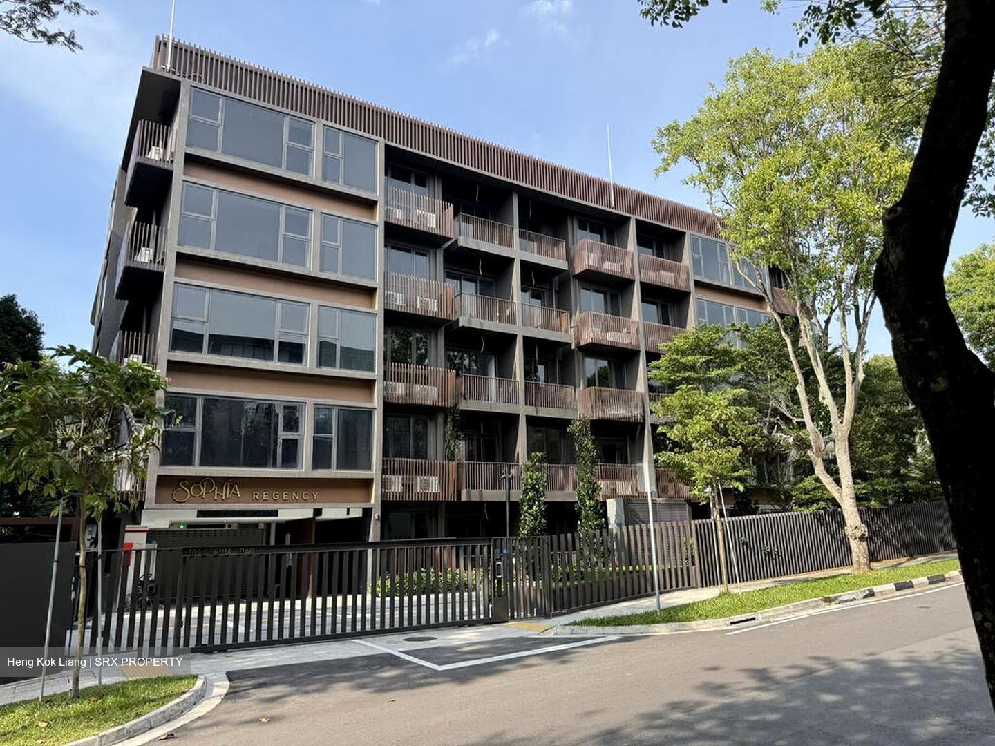 Sophia Regency (D9), Apartment #520053101